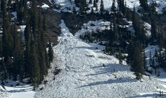 This Wet Slab avalanche ran in west-facing terrain in Grizzly Creek in the Elk Mountains near Aspen. It likely released on May 20 during the most active Wet Slab cycle of the season.