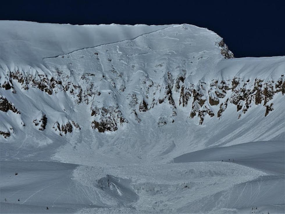 A very large (D3) avalanche in Rapid Creek that caught three people, killing one. 